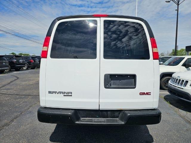 GMC Savana Cargo Van RWD 2500 135" 2014