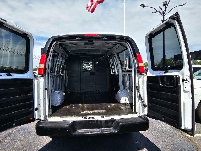 GMC Savana Cargo Van RWD 2500 135" 2014