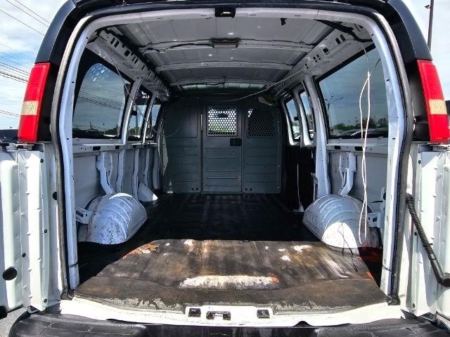 GMC Savana Cargo Van RWD 2500 135" 2014