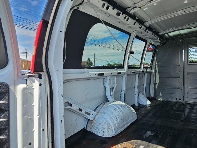 GMC Savana Cargo Van RWD 2500 135" 2014