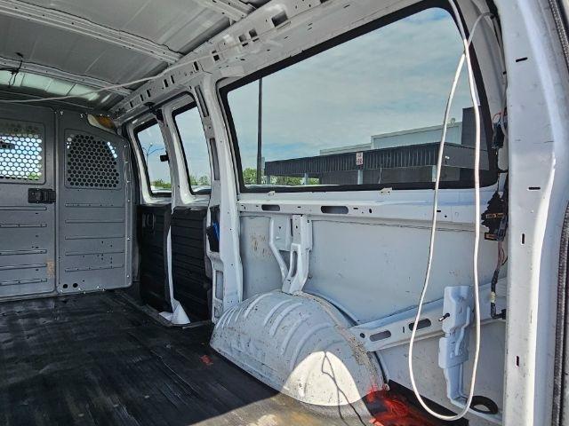 GMC Savana Cargo Van RWD 2500 135" 2014
