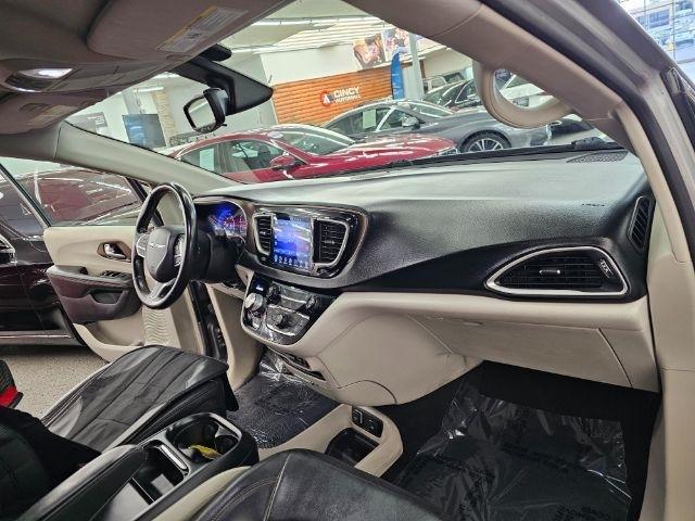Chrysler Pacifica Touring-L FWD 2017