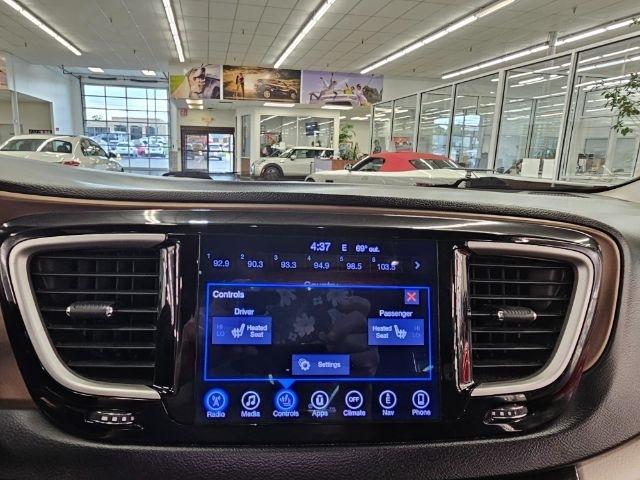 Chrysler Pacifica Touring-L FWD 2017