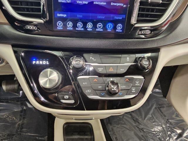 Chrysler Pacifica Touring-L FWD 2017