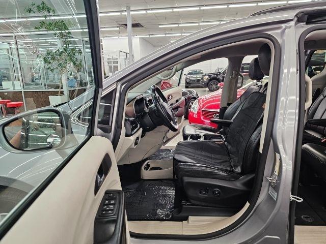 Chrysler Pacifica Touring-L FWD 2017