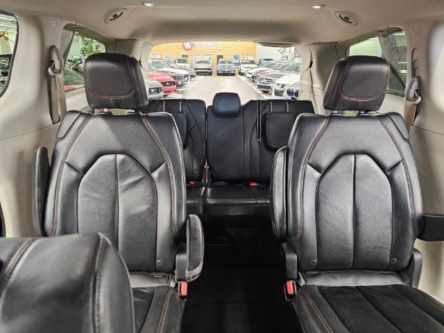 Chrysler Pacifica Touring-L FWD 2017