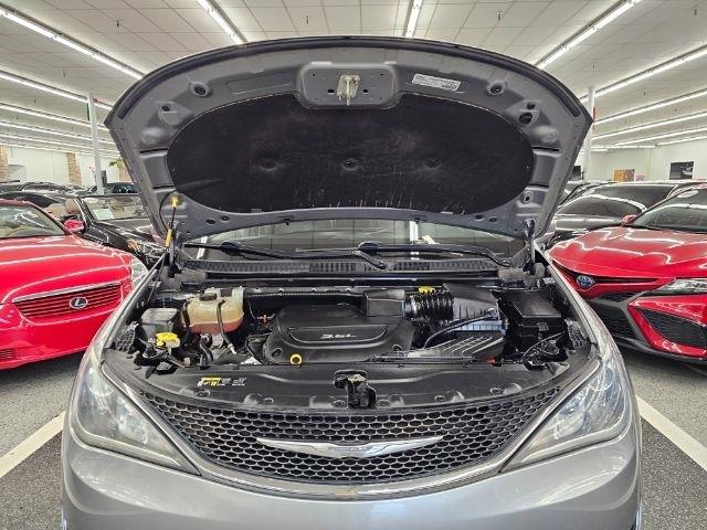 Chrysler Pacifica Touring-L FWD 2017