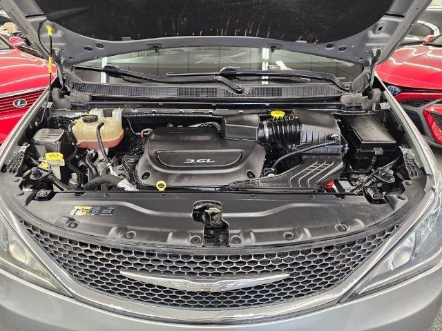 Chrysler Pacifica Touring-L FWD 2017