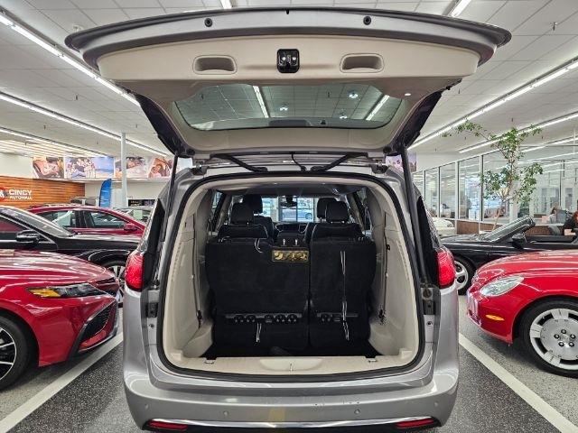 Chrysler Pacifica Touring-L FWD 2017