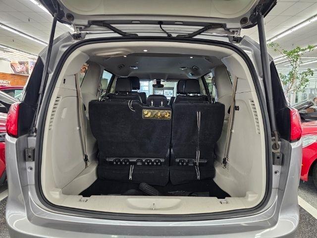 Chrysler Pacifica Touring-L FWD 2017