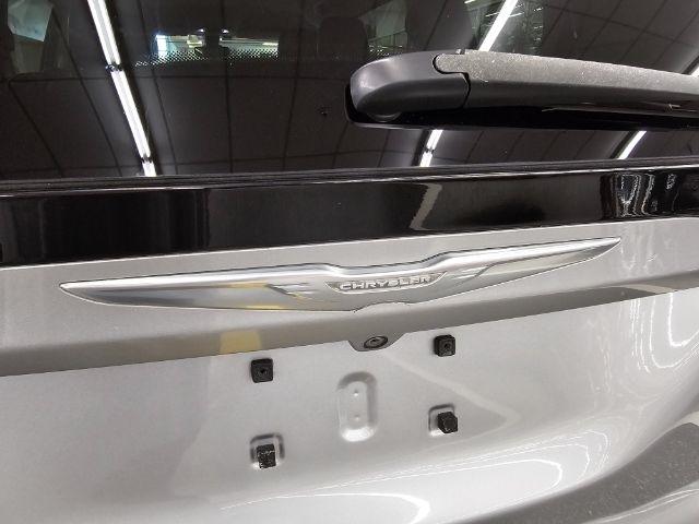 Chrysler Pacifica Touring-L FWD 2017