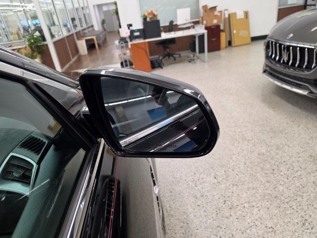 Cadillac SRX FWD 4dr Performance Collection 2011