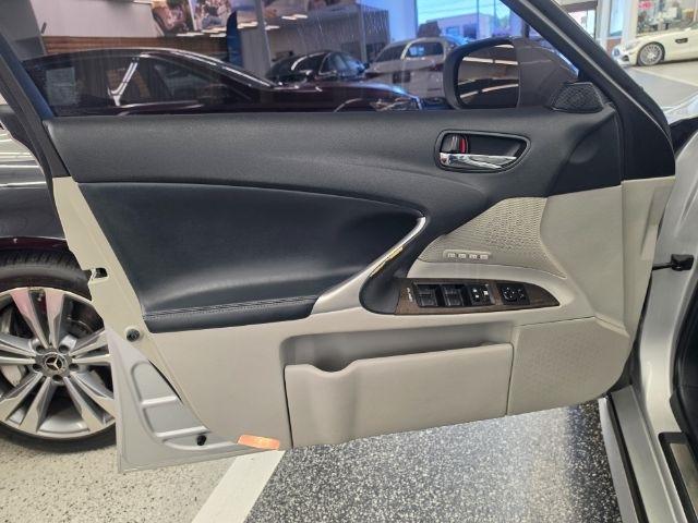 Lexus IS 250 4dr Sport Sdn Auto AWD 2012