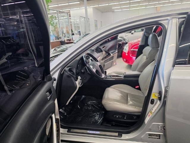 Lexus IS 250 4dr Sport Sdn Auto AWD 2012