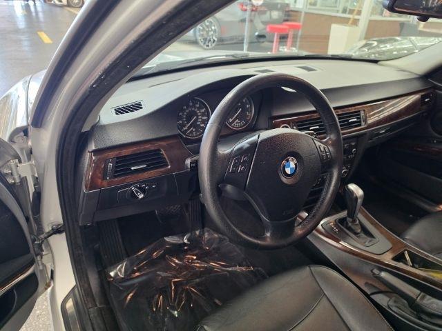 BMW 3 Series 4dr Sdn 328i xDrive AWD 2010