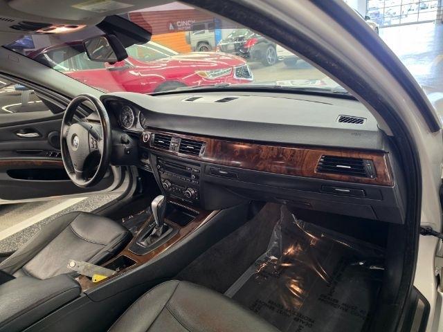BMW 3 Series 4dr Sdn 328i xDrive AWD 2010