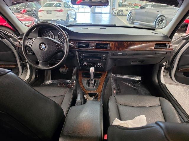 BMW 3 Series 4dr Sdn 328i xDrive AWD 2010