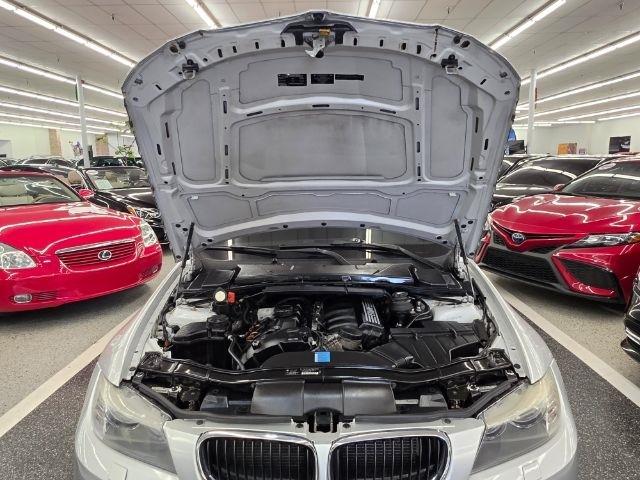 BMW 3 Series 4dr Sdn 328i xDrive AWD 2010