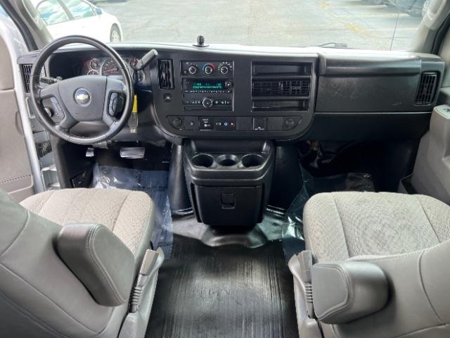 Chevrolet Express Passenger RWD 2500 135" LS 2023