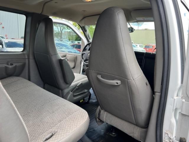 Chevrolet Express Passenger RWD 2500 135" LS 2023