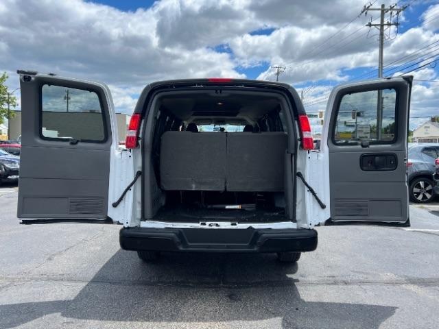 Chevrolet Express Passenger RWD 2500 135" LS 2023
