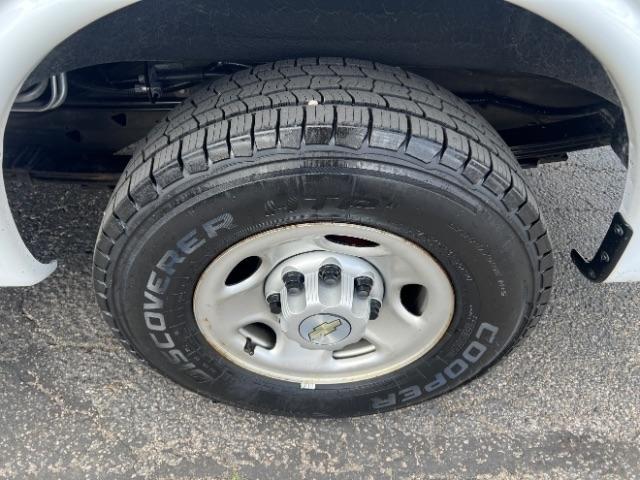 Chevrolet Express Passenger RWD 2500 135" LS 2023