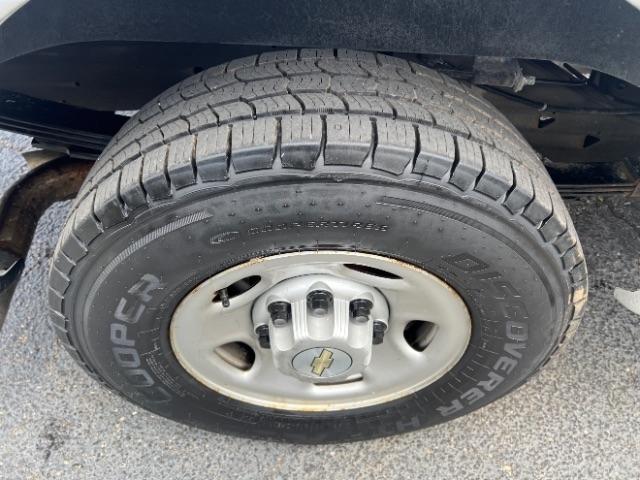 Chevrolet Express Passenger RWD 2500 135" LS 2023