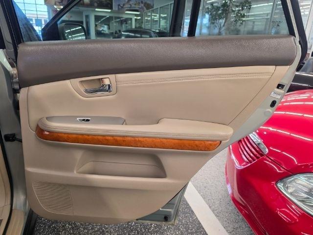 Lexus RX 330 4dr SUV AWD 2005