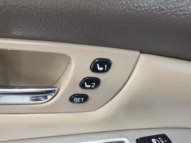 Lexus RX 330 4dr SUV AWD 2005
