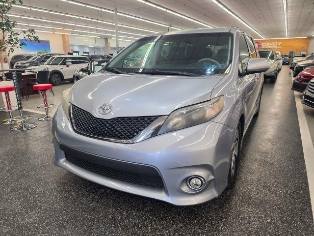 Toyota Sienna 5dr 8-Pass Van V6 SE FWD (Natl) 2012