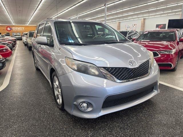 Toyota Sienna 5dr 8-Pass Van V6 SE FWD (Natl) 2012