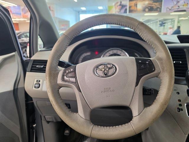 Toyota Sienna 5dr 8-Pass Van V6 SE FWD (Natl) 2012