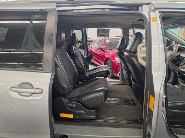 Toyota Sienna 5dr 8-Pass Van V6 SE FWD (Natl) 2012