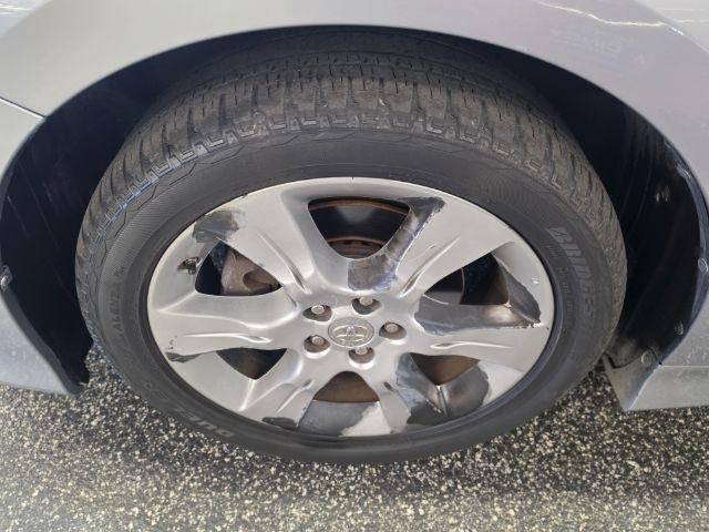Toyota Sienna 5dr 8-Pass Van V6 SE FWD (Natl) 2012
