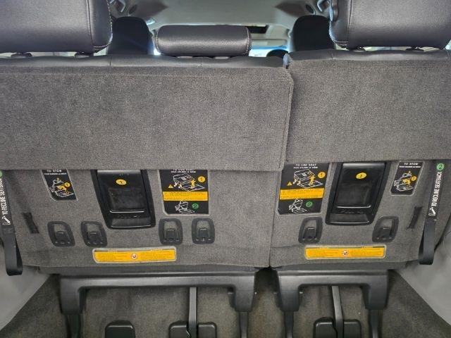 Toyota Sienna 5dr 8-Pass Van V6 SE FWD (Natl) 2012