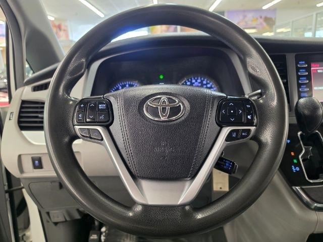 Toyota Sienna L FWD 7-Passenger (Natl) 2019