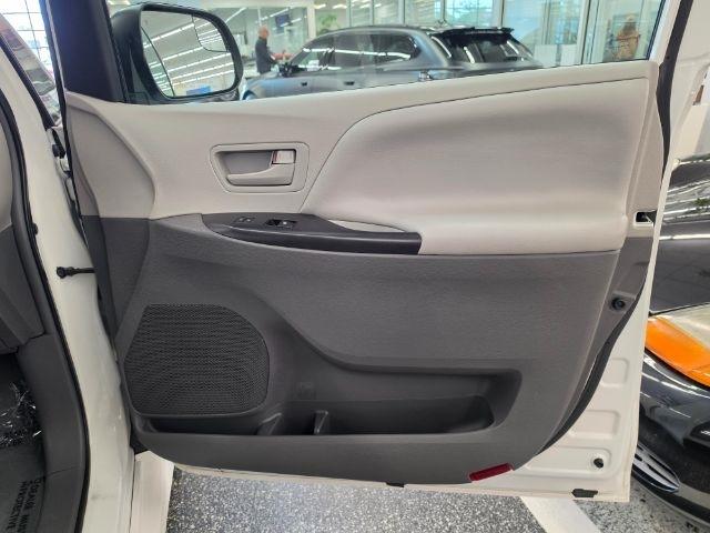 Toyota Sienna L FWD 7-Passenger (Natl) 2019