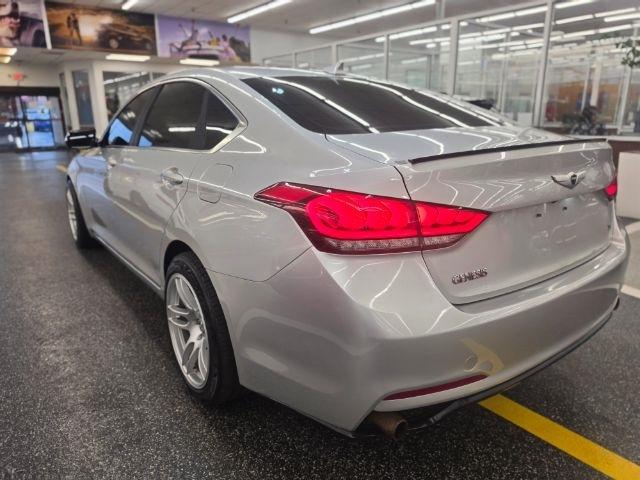 Hyundai Genesis 4dr Sdn V6 3.8L RWD 2016