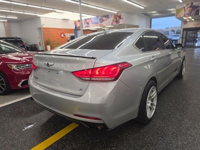 Hyundai Genesis 4dr Sdn V6 3.8L RWD 2016