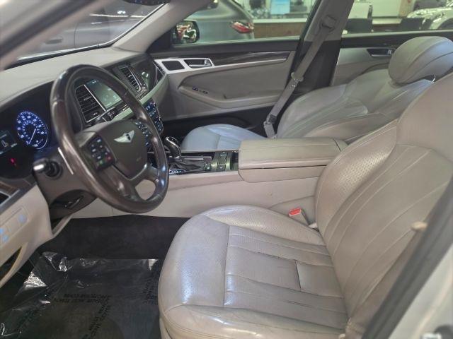 Hyundai Genesis 4dr Sdn V6 3.8L RWD 2016