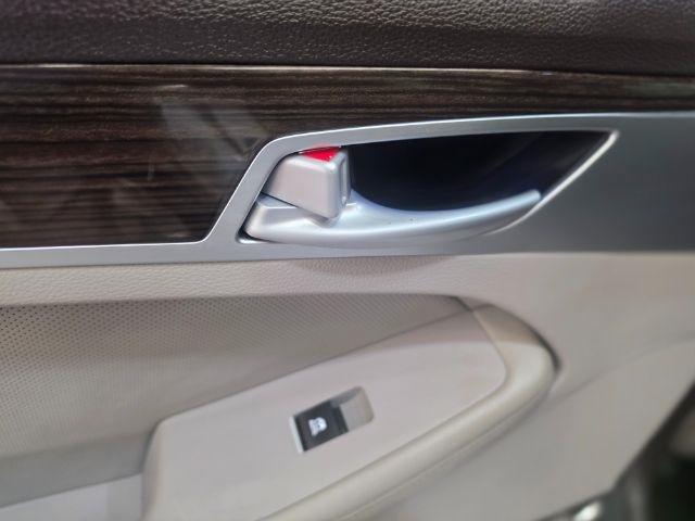 Hyundai Genesis 4dr Sdn V6 3.8L RWD 2016