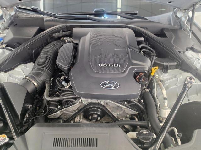 Hyundai Genesis 4dr Sdn V6 3.8L RWD 2016