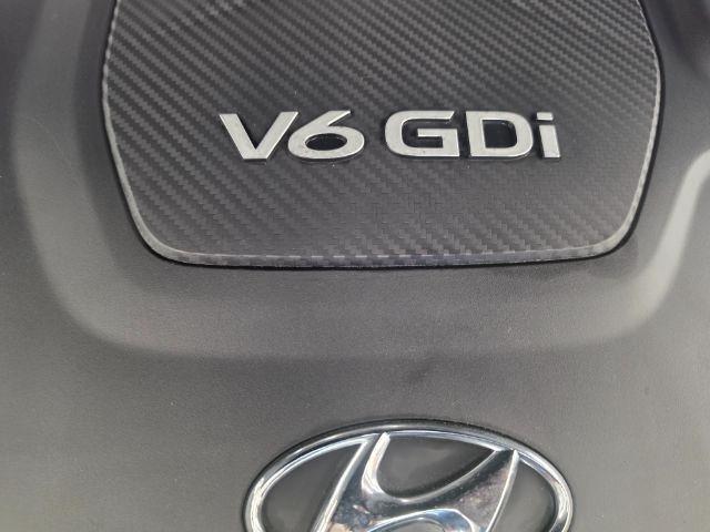 Hyundai Genesis 4dr Sdn V6 3.8L RWD 2016