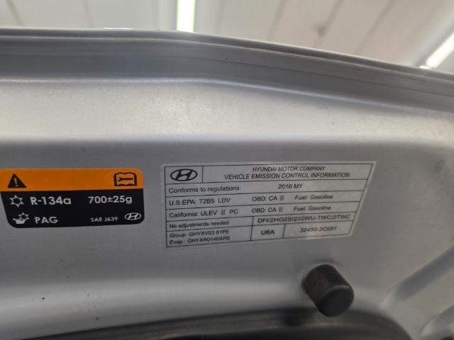 Hyundai Genesis 4dr Sdn V6 3.8L RWD 2016