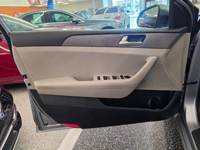 Hyundai Sonata 4dr Sdn 2.4L SE PZEV 2016
