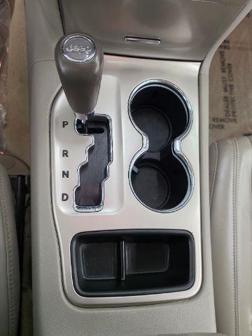Jeep Grand Cherokee 4WD 4dr Laredo 2011