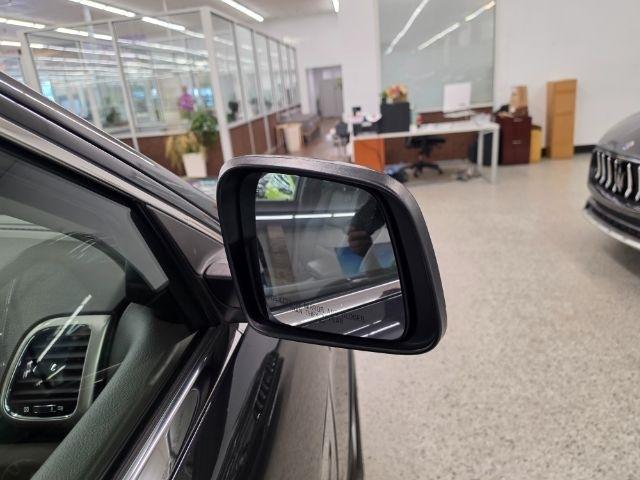 Jeep Grand Cherokee 4WD 4dr Laredo 2011