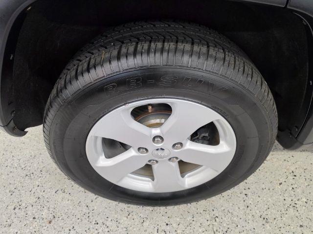 Jeep Grand Cherokee 4WD 4dr Laredo 2011