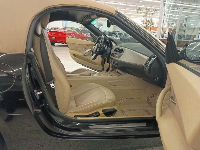 BMW Z4 2dr Roadster 2.5i 2005