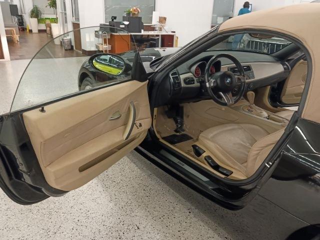 BMW Z4 2dr Roadster 2.5i 2005
